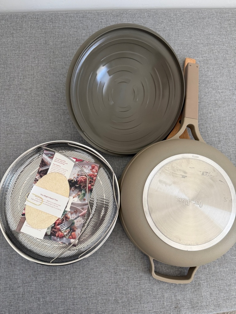 Our Place Always pan 2.0 Steam Skillet with Lid and Wooden utensil - Picture 8 of 13